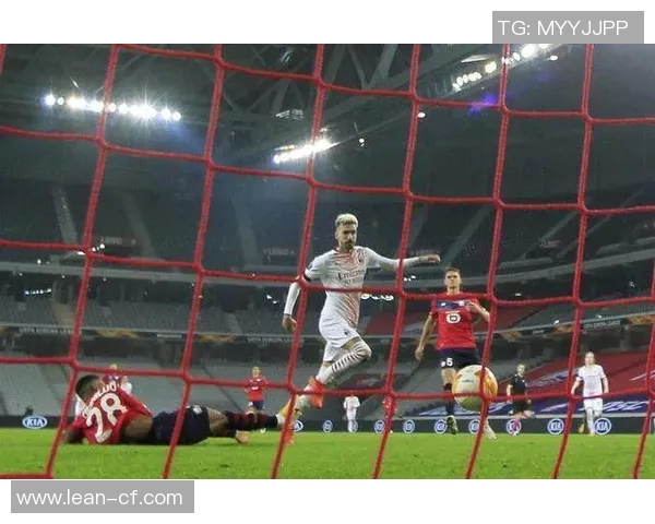 普利茅斯主场迎战斯蒂文尼奇期待精彩对决与胜利之争 普利茅斯主场迎战斯蒂文尼奇期待精彩对决与胜利之争